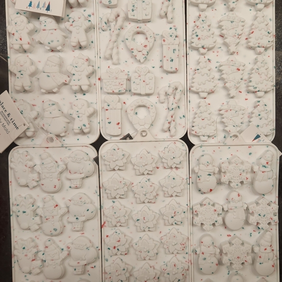 16 New Silicone Treat Molds - Picture 4 of 8